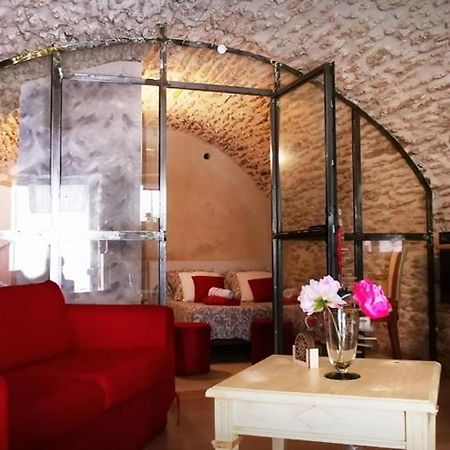 Chambre D Hote De Charme Avec Plein D Authenticite Du 13 Eme Siecle Châteauneuf-du-Pape Exteriör bild